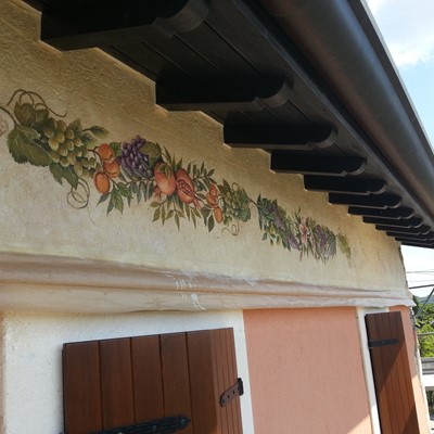 decorazione sottogronda villa privato San Vittore Soave (VR)